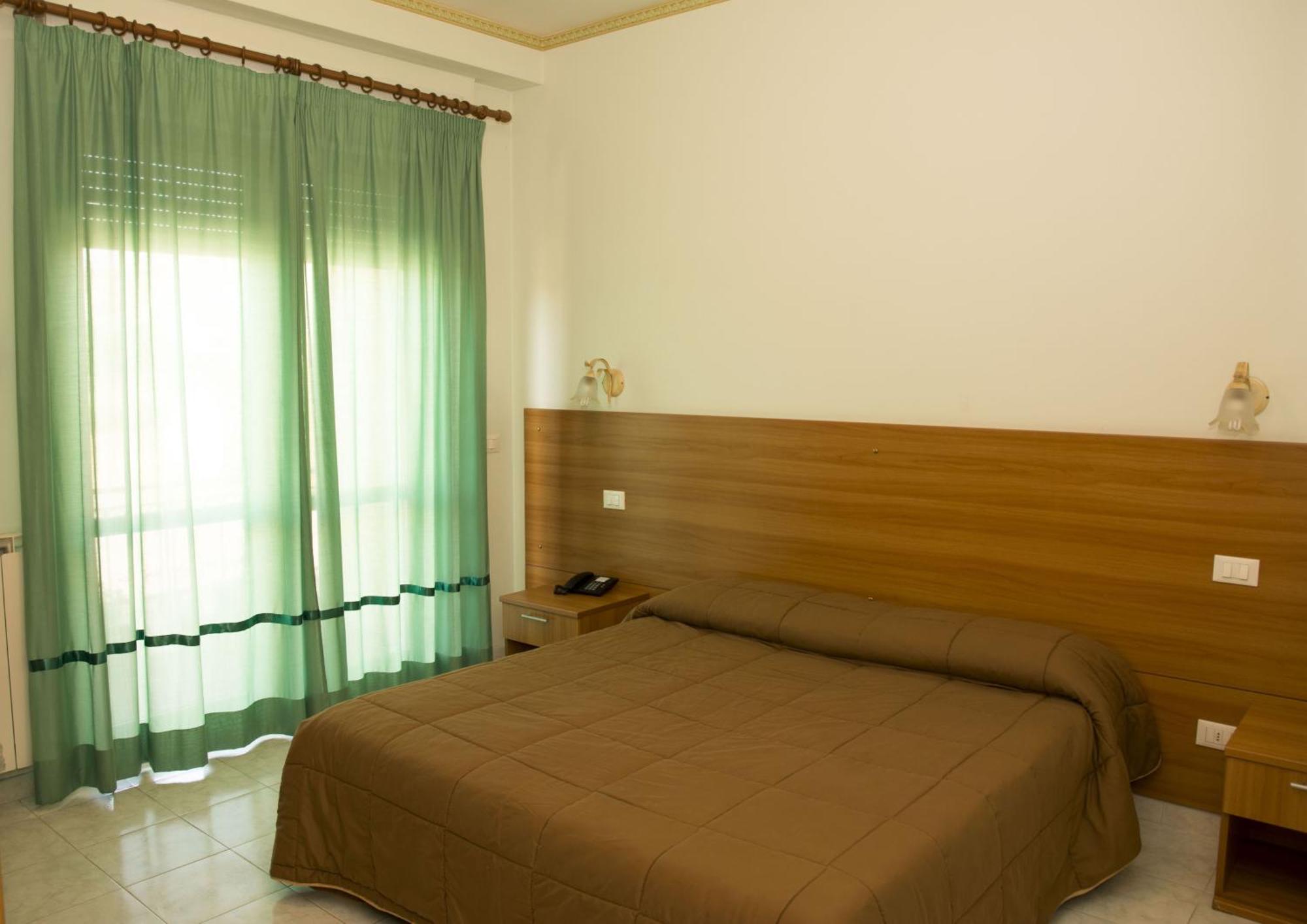 Hotel California Ariccia Eksteriør billede
