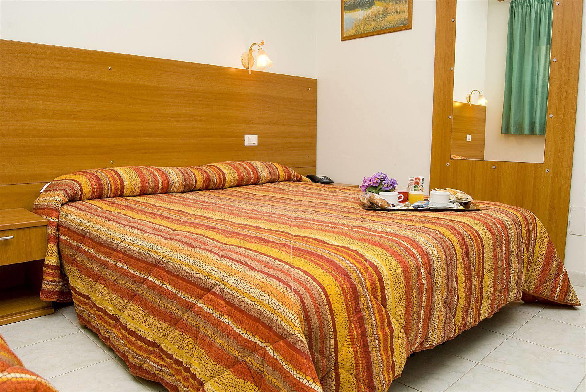 Hotel California Ariccia Eksteriør billede